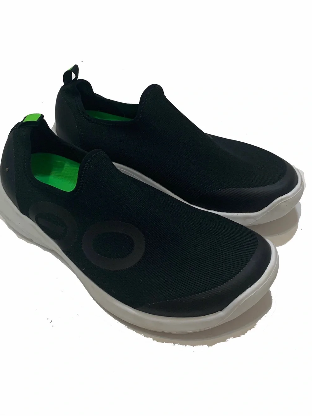 9 / OOFOS slip-on sneakers